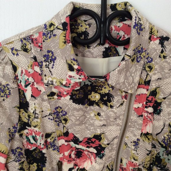 SOLD🍎DARLING BIKER JACKET🍎SOLD - Picture 7 of 7